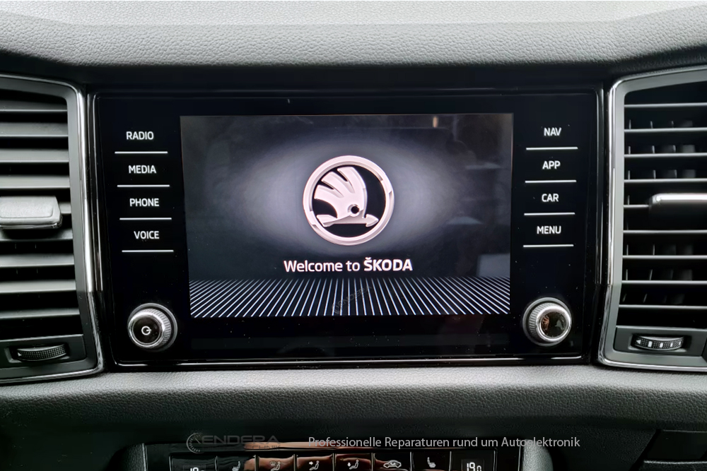 Navi Displayfehler Reparatur Skoda Karoq NU7